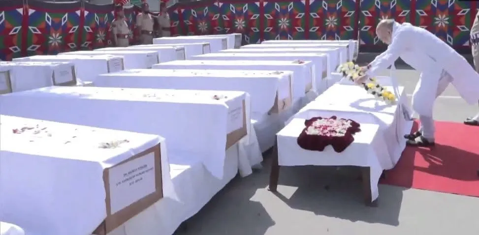 ਪਹਿਲਗਾਮ ਅੱਤਵਾਦੀ ਹਮਲੇ ਵਿਚ ਮਾਰੇ ਗਏ 28 ਵਿਅਕਤੀਆਂ ਨੂੰ ਅਮਿਤ ਸ਼ਾਹ ਨੇ ਦਿੱਤੀ ਸ਼ਰਧਾਂਜਲੀ